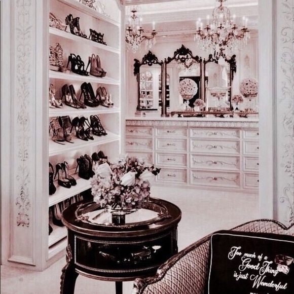 Meet your Posher, Julia - Picture 1 of 1